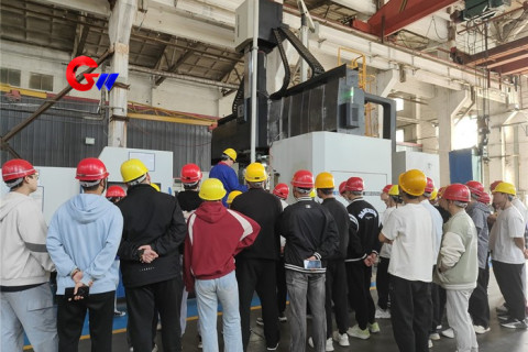 現場參觀工廠供學生參觀