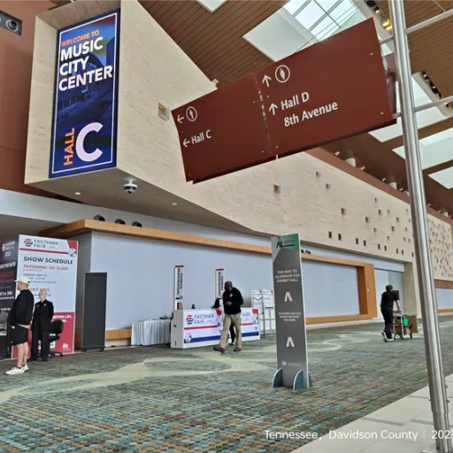 第三次在納什維爾為箔軋機展示卷軸和軸承座